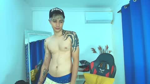 Snapshot of zacktk7 chatting on 02-21-25, 11:43 zack online show from 02-21-25, 11:43