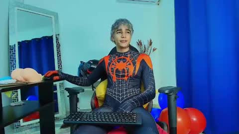 Snapshot of zacktk7 chatting on 02-25-25, 12:36 zack online show from 02-25-25, 12:36