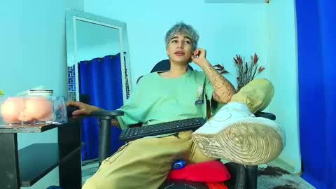 Snapshot of zacktk7 chatting on 02-28-25, 08:28 zack online show from 02-28-25, 08:28