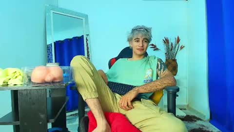 Snapshot of zacktk7 chatting on 02-28-25, 11:34 zack online show from 02-28-25, 11:34