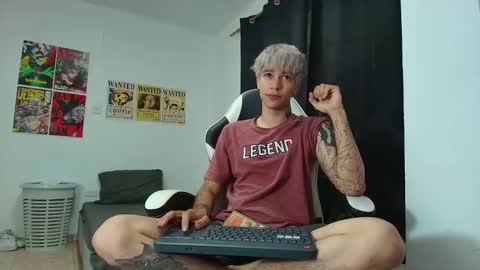 Snapshot of zacktk7 chatting on 03-01-25, 04:00 zack online show from 03-01-25, 04:00