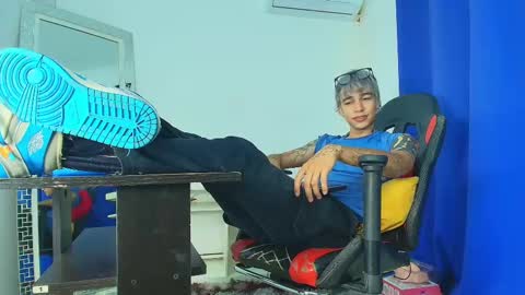 Snapshot of zacktk7 chatting on 03-06-25, 09:20 zack online show from 03-06-25, 09:20