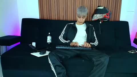 Snapshot of zacktk7 chatting on 03-07-25, 11:05 zack online show from 03-07-25, 11:05