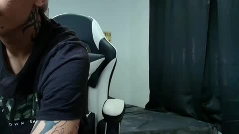 Snapshot of zacktk7 chatting on 03-08-25, 12:30 zack online show from 03-08-25, 12:30