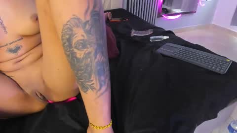 Snapshot of zafiro____ chatting on 05-11-26, 04:04 zafiro____ online show from 05-11-26, 04:04