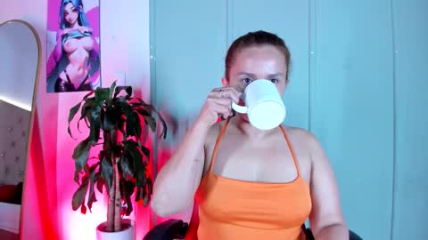 Zafiro Brown online show from 10-28-25, 01:36