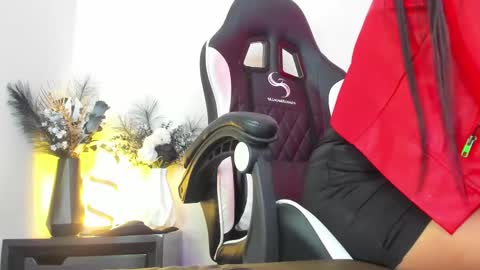 Snapshot of zafiro_winslow chatting on 03-12-25, 06:44 GODDESS ZAFIRO WINSLOW online show from 03-12-25, 06:44