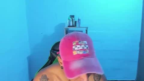 Snapshot of zafirocum chatting on 11-23-25, 02:17 BiG Zafiro online show from 11-23-25, 02:17