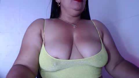 Zahi ... wants to play with everyone...yessss online show from 05-19-26, 03:07