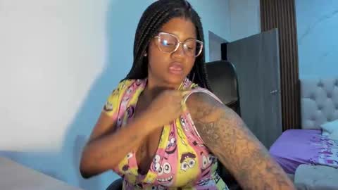 zahra_rose online show from 12-15-25, 10:25