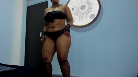 Zaira online show from 11-16-25, 01:11