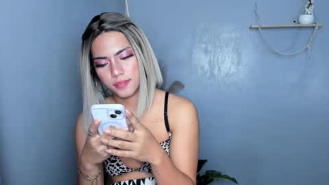 Snapshot of zairaaaaa chatting on 06-11-26, 06:17 Zai online show from 06-11-26, 06:17