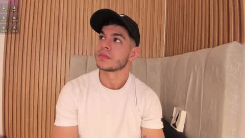 Snapshot of zamir_scott chatting on 03-04-25, 07:32 zamir online show from 03-04-25, 07:32