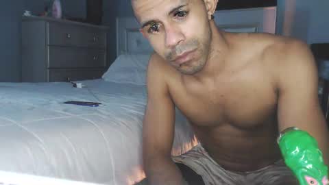 Snapshot of zamoraedii1994 chatting on 12-15-24, 06:15 Edii online show from 12-15-24, 06:15