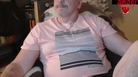 Snapshot of zander007 chatting on 09-19-25, 03:45 zander007 online show from 09-19-25, 03:45