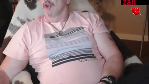 Snapshot of zander007 chatting on 10-31-25, 03:35 zander007 online show from 10-31-25, 03:35