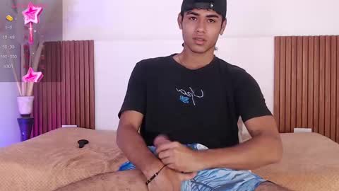 Snapshot of zander_2120 chatting on 03-11-25, 02:18 Zander online show from 03-11-25, 02:18