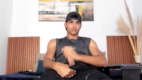 Snapshot of zander_2120 chatting on 10-30-25, 01:34 Zander online show from 10-30-25, 01:34