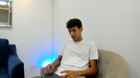 Snapshot of zane_belville chatting on 05-17-26, 11:17 Zane Belville online show from 05-17-26, 11:17