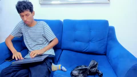 Snapshot of zane_belville chatting on 05-27-26, 11:29 Zane Belville online show from 05-27-26, 11:29