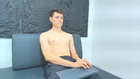 zane online show from 08-05-26, 12:52