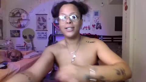 Snapshot of zanycakezzz chatting on 02-08-25, 02:04 zanycakezzz online show from 02-08-25, 02:04