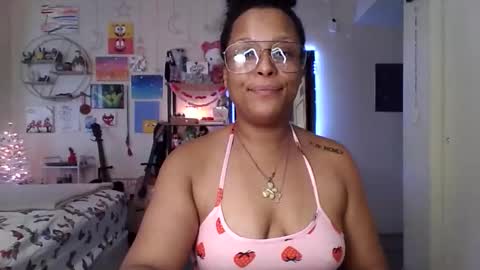 Snapshot of zanycakezzz chatting on 09-15-25, 11:49 zanycakezzz online show from 09-15-25, 11:49