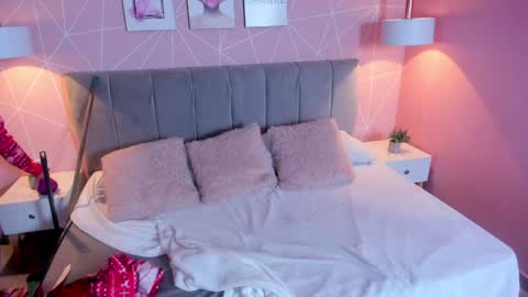 Snapshot of zara__sweet chatting on 12-24-24, 06:39 Zara Sweet online show from 12-24-24, 06:39