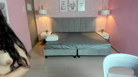 Snapshot of zara__sweet chatting on 01-13-25, 12:35 Zara Sweet online show from 01-13-25, 12:35