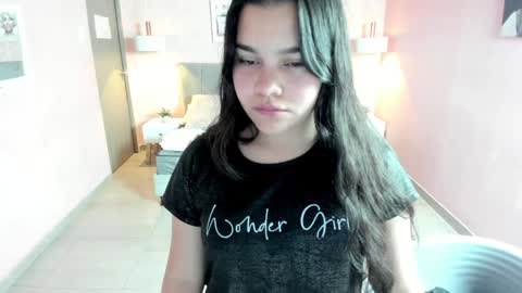 Snapshot of zara__sweet chatting on 01-27-25, 01:09 Zara Sweet online show from 01-27-25, 01:09