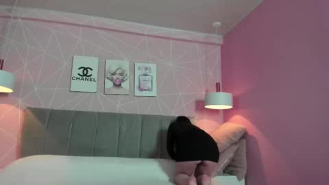 Snapshot of zara__sweet chatting on 02-27-25, 12:45 Zara Sweet online show from 02-27-25, 12:45