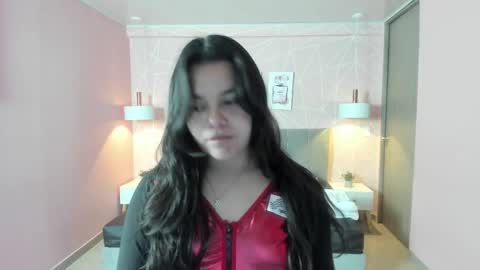Snapshot of zara__sweet chatting on 09-25-25, 01:37 Zara Sweet online show from 09-25-25, 01:37