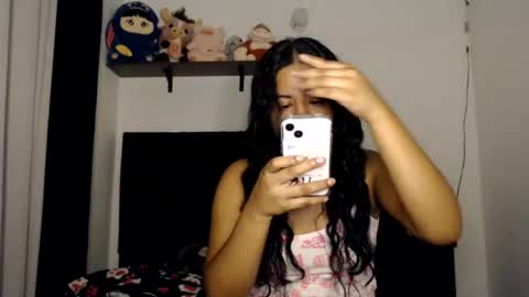 Snapshot of zarah_v chatting on 06-22-26, 09:50 Fernanda online show from 06-22-26, 09:50