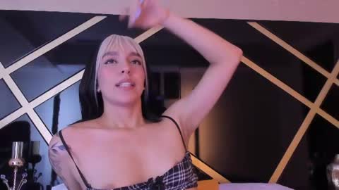 SARAH online show from 08-04-26, 01:57