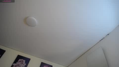 Zarah online show from 03-27-26, 01:44