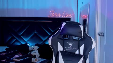 Zara Lim  online show from 11-14-25, 03:11