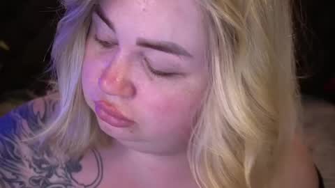 Lola online show from 04-21-26, 02:37