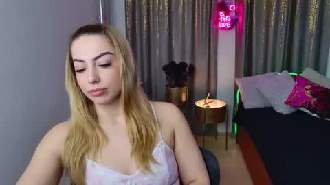 Snapshot of zarasplayground chatting on 11-29-25, 10:18 zarasplayground online show from 11-29-25, 10:18