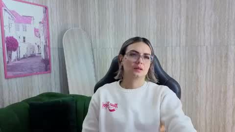 Snapshot of zarcasutra_t chatting on 05-01-26, 12:43 Isabella online show from 05-01-26, 12:43