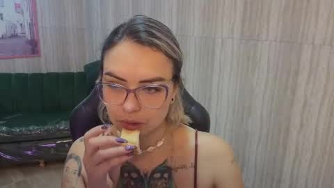 Snapshot of zarcasutra_t chatting on 06-01-26, 12:40 Isabella online show from 06-01-26, 12:40