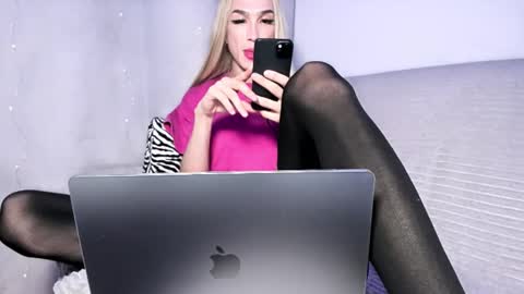 ZARINA online show from 01-09-25, 05:22