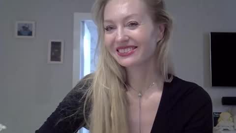 Zarina Swift online show from 10-18-25, 11:11