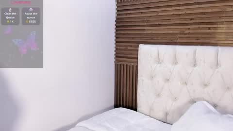 Zarina Waynne online show from 04-19-26, 06:21