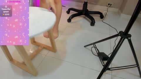 Snapshot of zary_saenz chatting on 11-16-25, 12:55 Zary online show from 11-16-25, 12:55