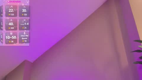 Snapshot of zary_saenz chatting on 12-17-25, 12:44 Zary online show from 12-17-25, 12:44