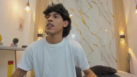 Snapshot of zayn_fox32 chatting on 03-19-26, 09:08 Zayn online show from 03-19-26, 09:08