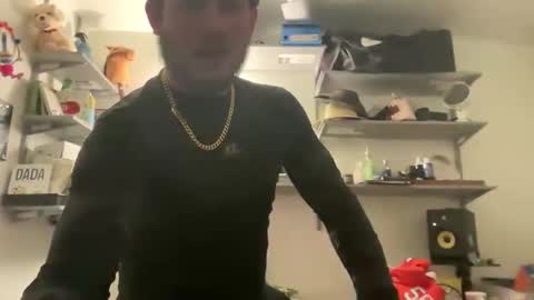 zedito online show from 12-22-25, 07:27