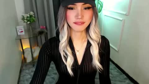 Snapshot of zelainalovetocum chatting on 02-15-25, 12:59 zelainalovetocum online show from 02-15-25, 12:59