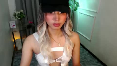 Snapshot of zelainalovetocum chatting on 02-17-25, 06:37 zelainalovetocum online show from 02-17-25, 06:37