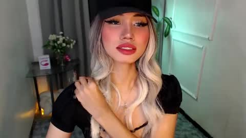 Snapshot of zelainalovetocum chatting on 02-20-25, 02:24 zelainalovetocum online show from 02-20-25, 02:24